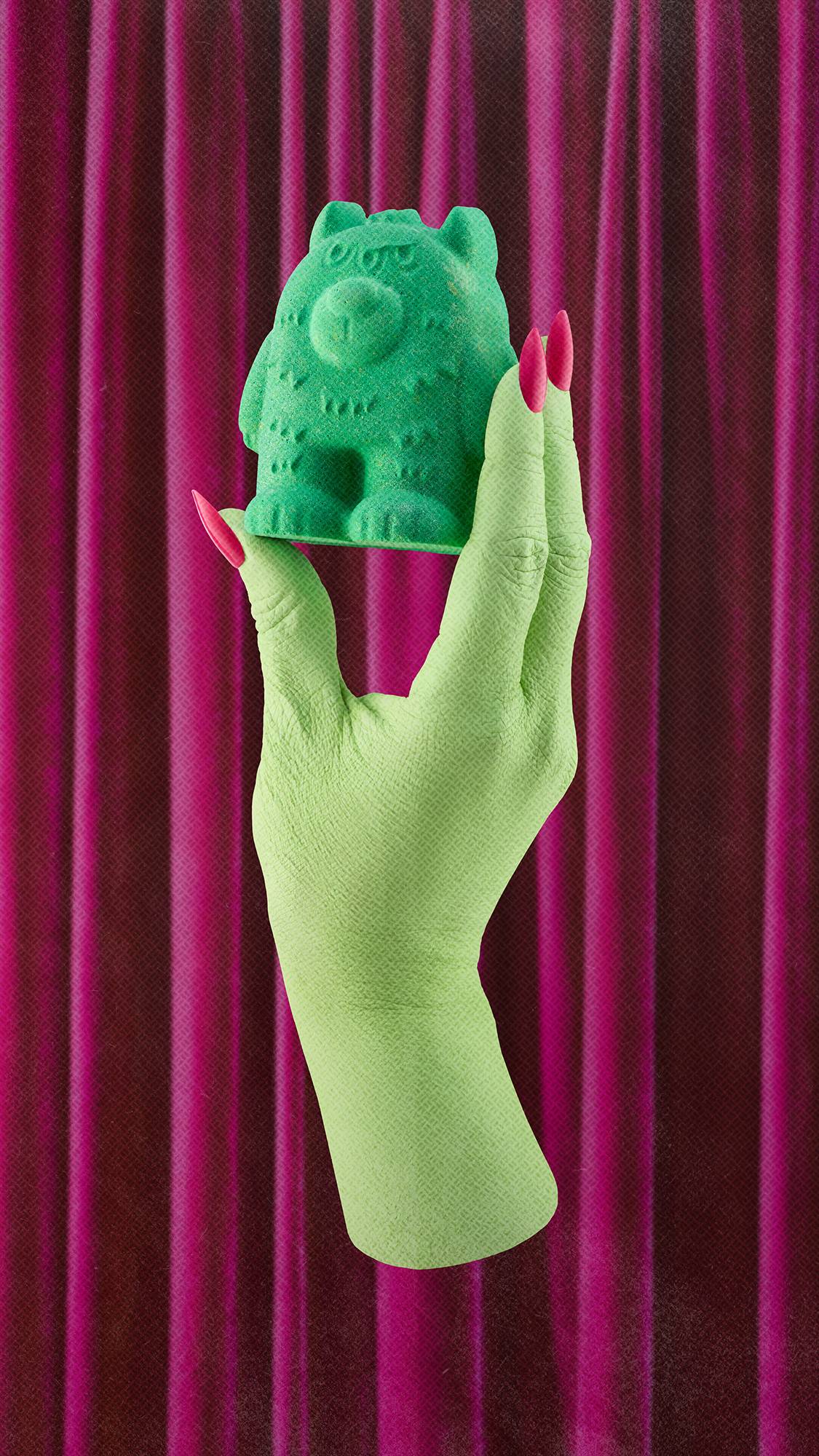 Alternative view of Monster Scare Bear