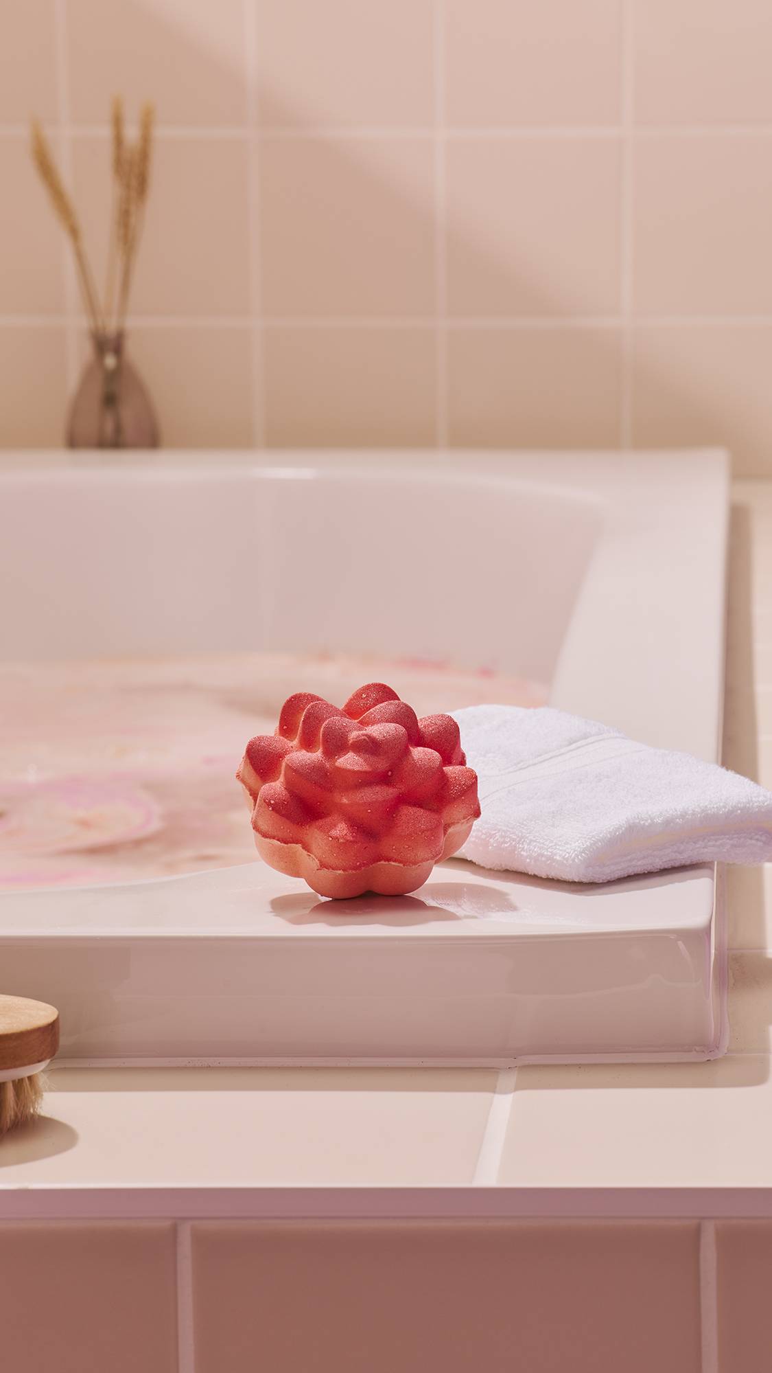 Alternative view of Comforter Rose