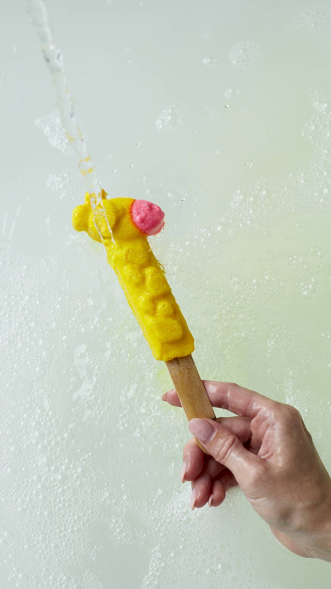 Alternative view of Elsie The Giraffe